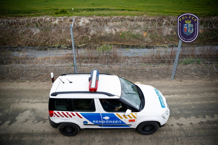 Fotó: police.hu Fél nap alatt 140 határsértő migránst tartóztattak fel Bács-Kiskun megyében