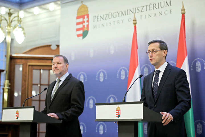 Fotó: MH/Hegedüs Róbert Nyolc százalékkal nő a minimálbér