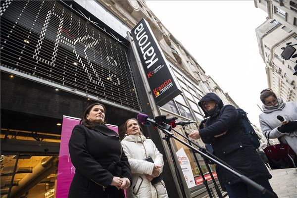 Fotó: MTI/Mónus Márton A nőszervezetek azt kérik, sehol ne legyen műsoron Gothár-rendezés