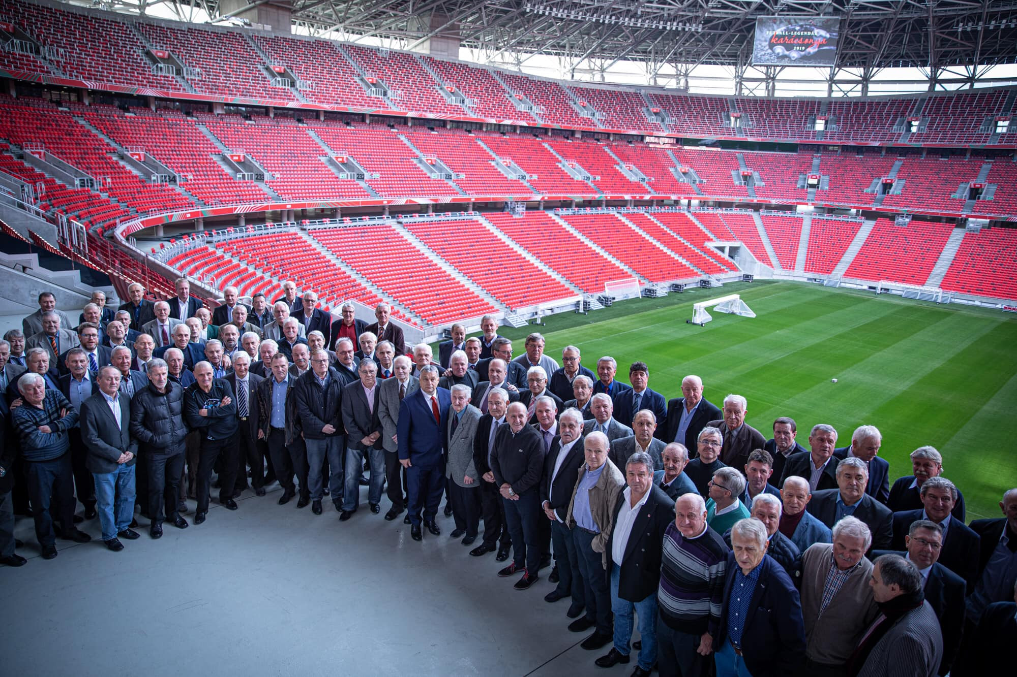 Legendás futballistákkal találkozott Orbán Viktor