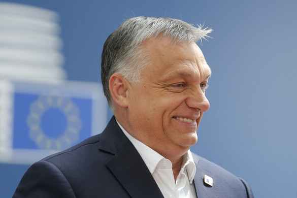 Orbánt dicséri a Politico