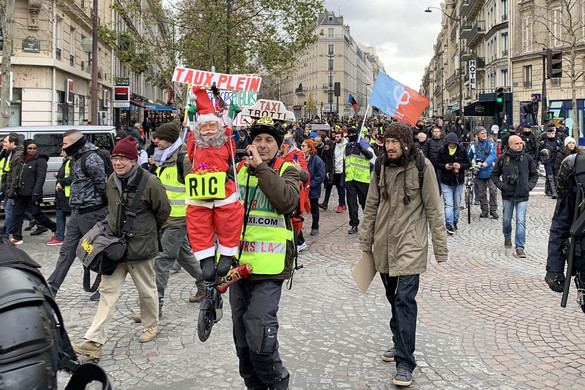 Fotó: AFP/Anadolu Agency/Yusuf Ozcan Lemondott a francia nyugdíjreform arca