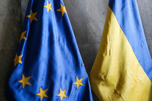 „Ukrajna helyezze hatályon kívül a kisebbségek nyelvhasználatáról szóló jogszabály bizonyos rendelkezéseit”