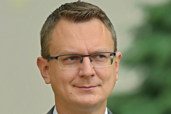 Rétvári: A magyar alkotmány a legmagasabb szintre emelte a nemzeti összetartozás eszméjét