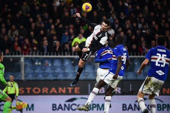 Cristiano Ronaldo felhőfejese meghazudtolta a gravitációt