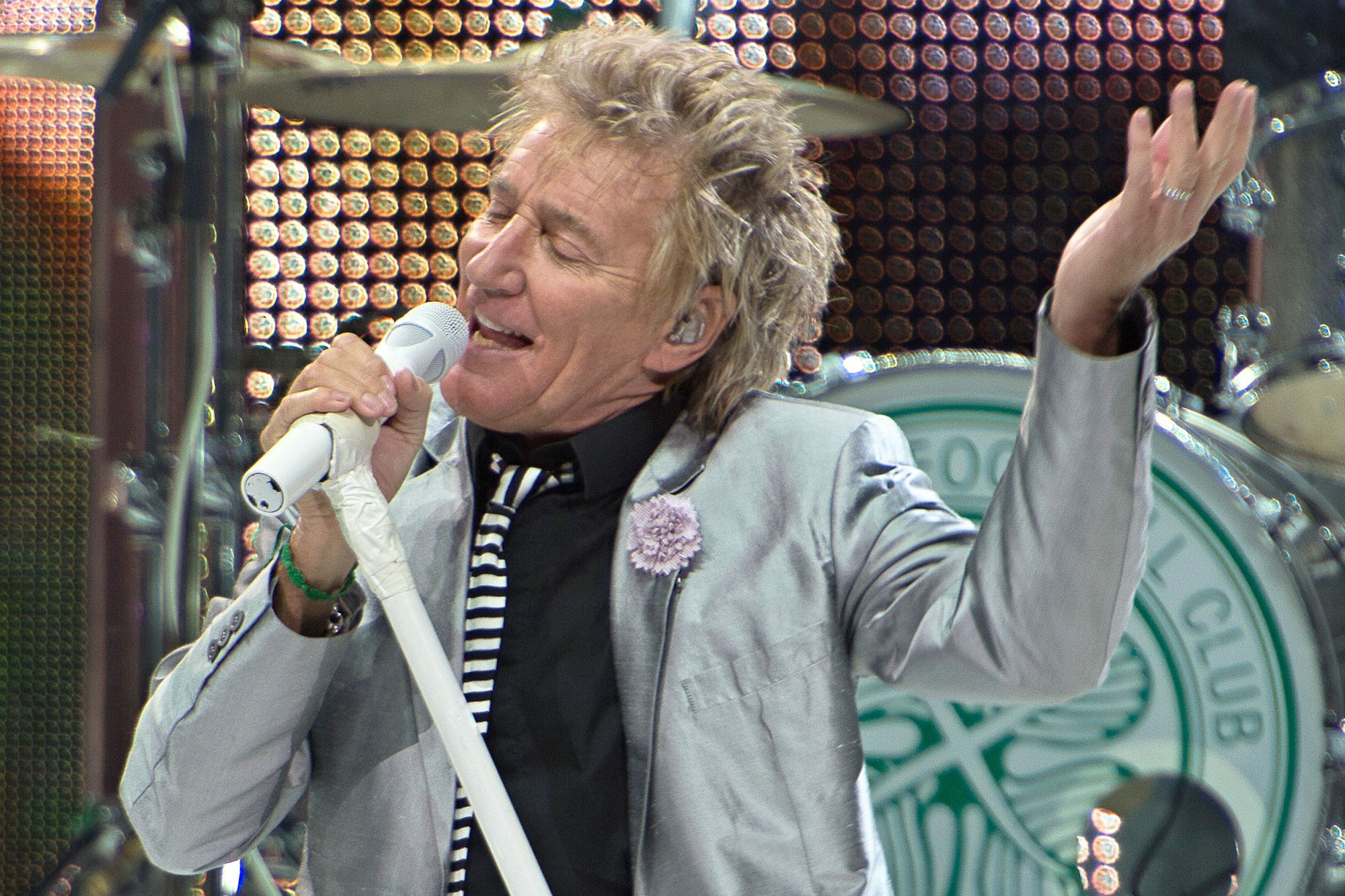 A reszelős hangú, skót Rod Stewart hetvenöt éves