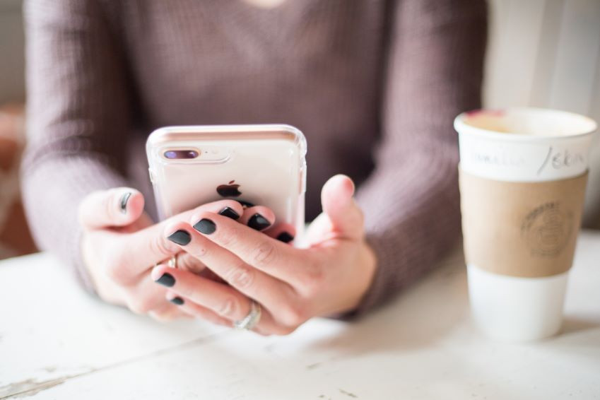 Fotó: Pexels A józan életet választók mobiltelefonos alkalmazásokon keresztül ismerkedhetnek