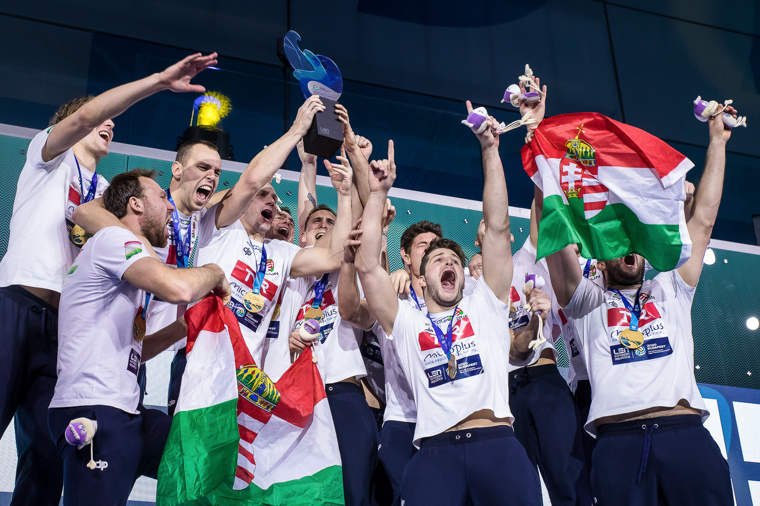 Fotó: Fotó: MH/Purger Tamás trófeával