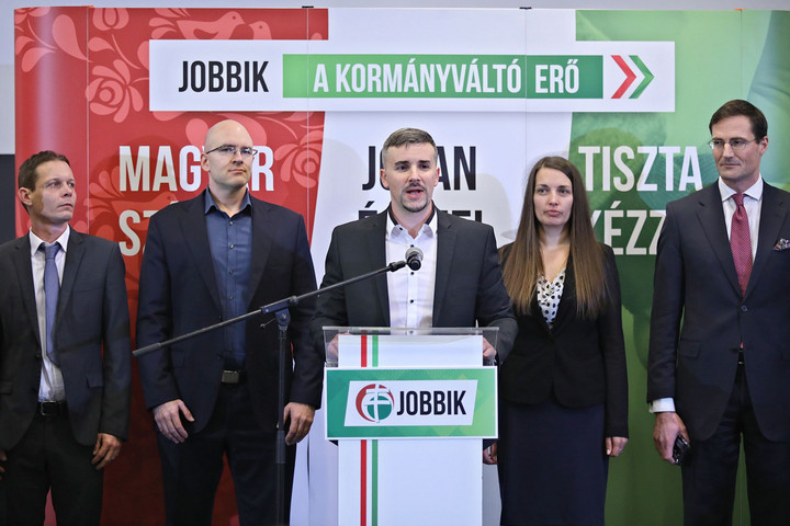 Fotó: MH/Bodnár Patrícia Hengerelt a Jobbikban a balliberális hadtest