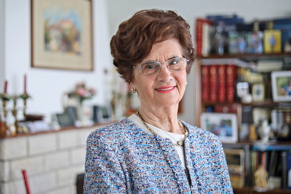 Múltra épülő jelen, a jövőbe tekintve