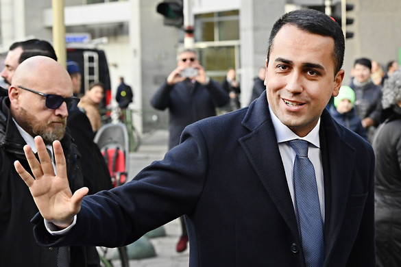 Leáldozóban Di Maio csillaga