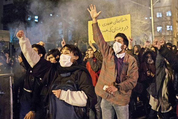 Öt ország perelné Teheránt, Irán bepanaszolná Trumpot