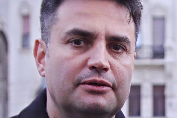 A baloldal félrevezető plakátokkal leplezi rezsiemelési terveit