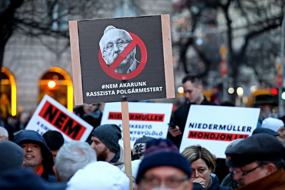 Niedermüller Péter botrányos kijelentései miatt tartottak tüntetést