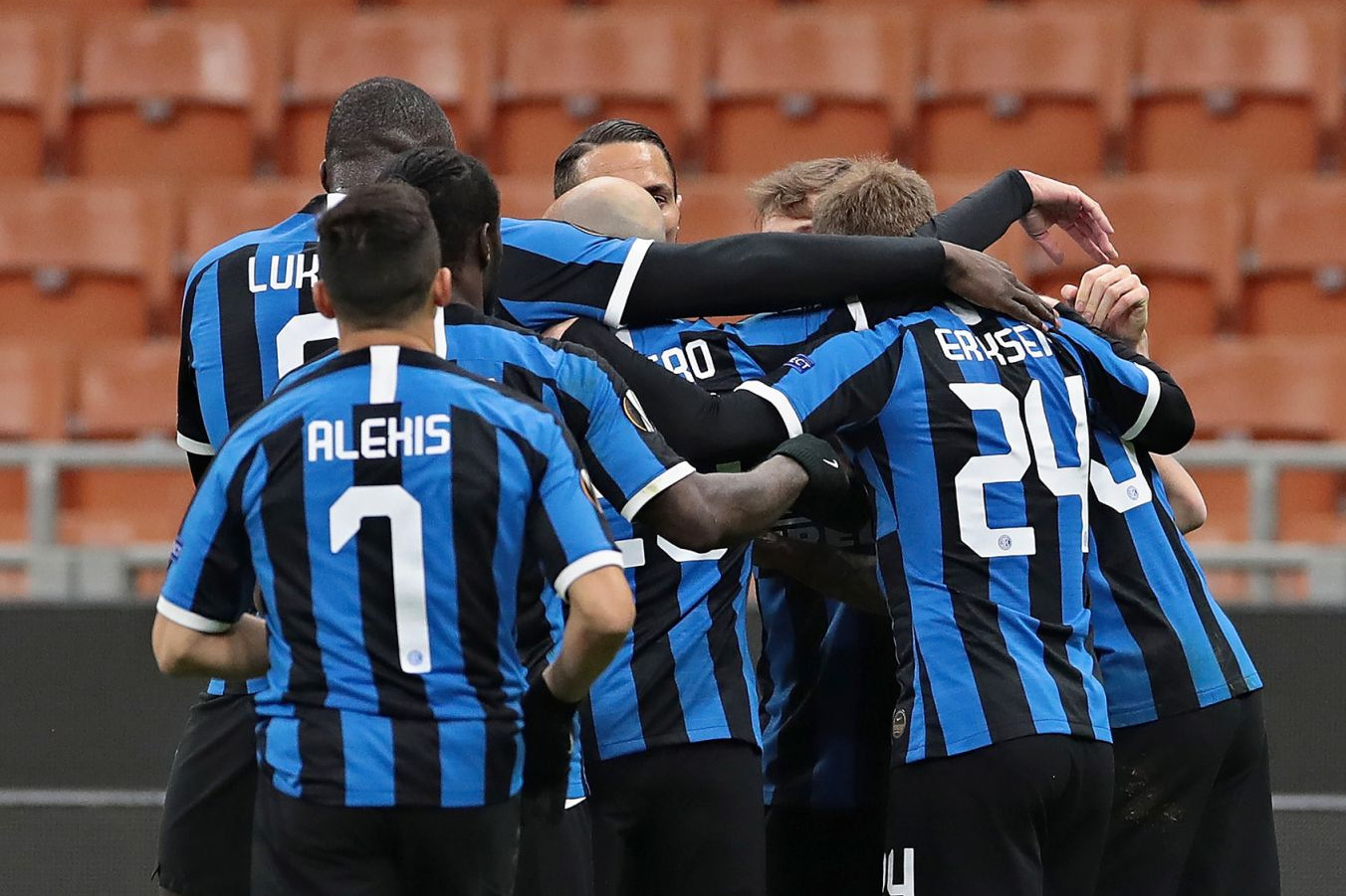 Szurkolók nélkül rendezik a Serie A rangadóját