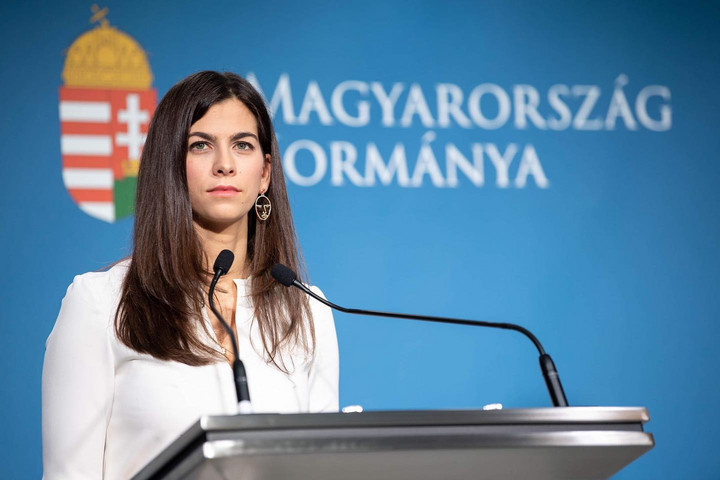 Fotó: Facebook Ezentúl jelnyelven is közvetítik a Kormányinfót