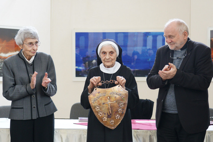 Fotó: MH/Katona László Imre Margit Ágota görögkatolikus szerzetes kapta az idei Hit pajzsa díjat