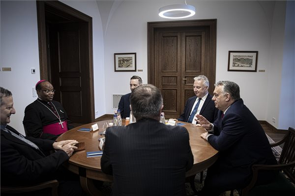 Fotó: MTI/Miniszterelnöki Sajtóiroda Magyarország a migráció helyett a szülőföldön való boldogulást támogatja