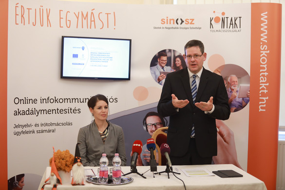 Minden okmányirodában, kormányablakban lesz jelnyelvi szolgáltatás