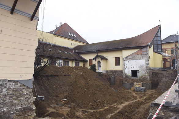Több mint kétmilliárd forintból bővül a szalézi rend óbudai központja