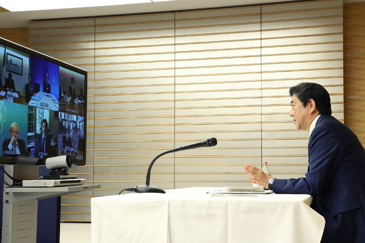 Fotó: Handout / JIJI PRESS / JAPAN'S Abe Sindzó: A G7 a teljes olimpia mellett van