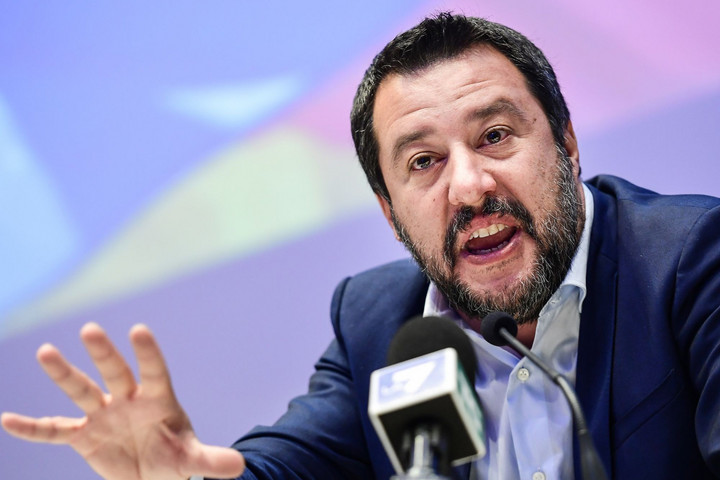 Utcára szólította az olaszokat Matteo Salvini