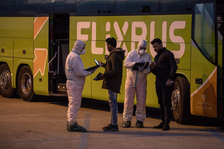 Csak engedéllyel lehet elhagyni az észak-olaszországi karanténzónákat