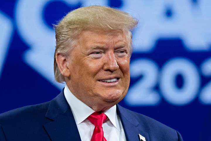 Fotó: AFP/Saul Loeb Trump aláírta a közösségi platformok szabályozásáról szóló elnöki rendeletet