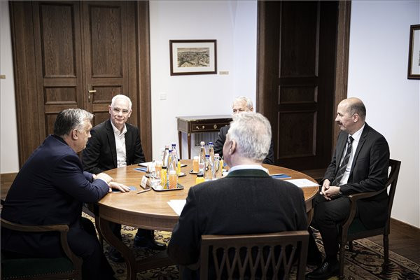Fotó: MTI/Miniszterelnöki Sajtóiroda Orbán Viktor az evangélikus egyház vezetőivel egyeztetett