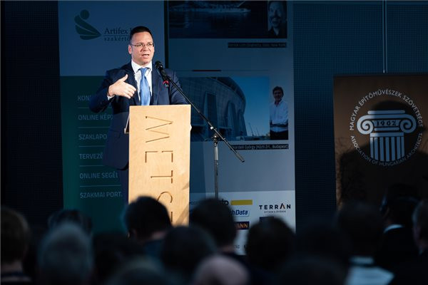 Fotó: MTI/Mohai Balázs Fürjes: Az építészek munkája az álmodozásról, a tervezésről és az építésről szól