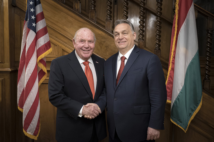 Orbán Viktor: Szorítunk Trump újabb győzelméért