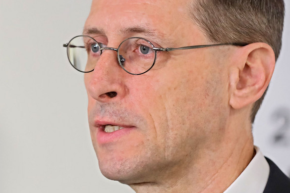 Varga Mihály: A koronavírus elleni küzdelem minden gazdasági törekvést felülír