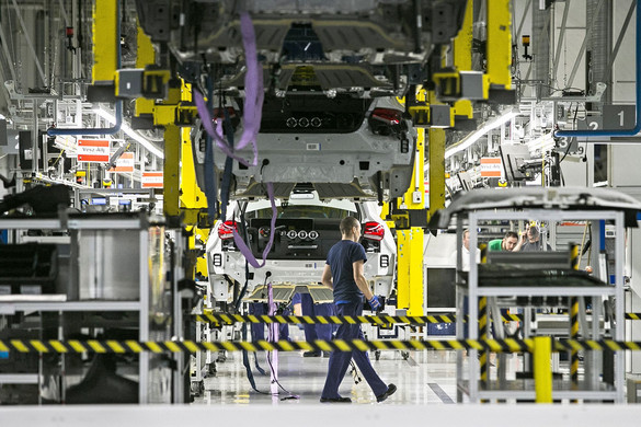 Újraindul a termelés a kecskeméti Mercedes-gyárban