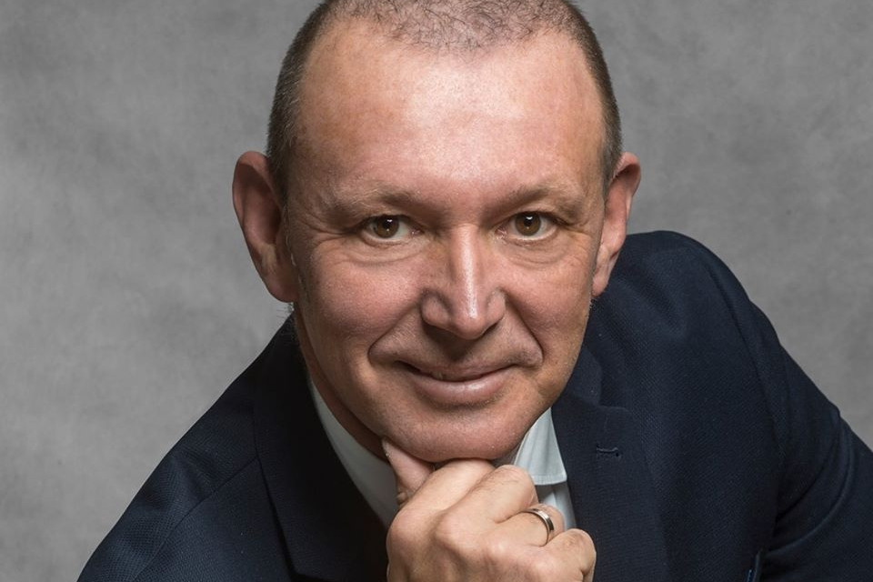 Apák napján Györfi Pállal debütál a csalad.hu új videóinterjú-sorozata