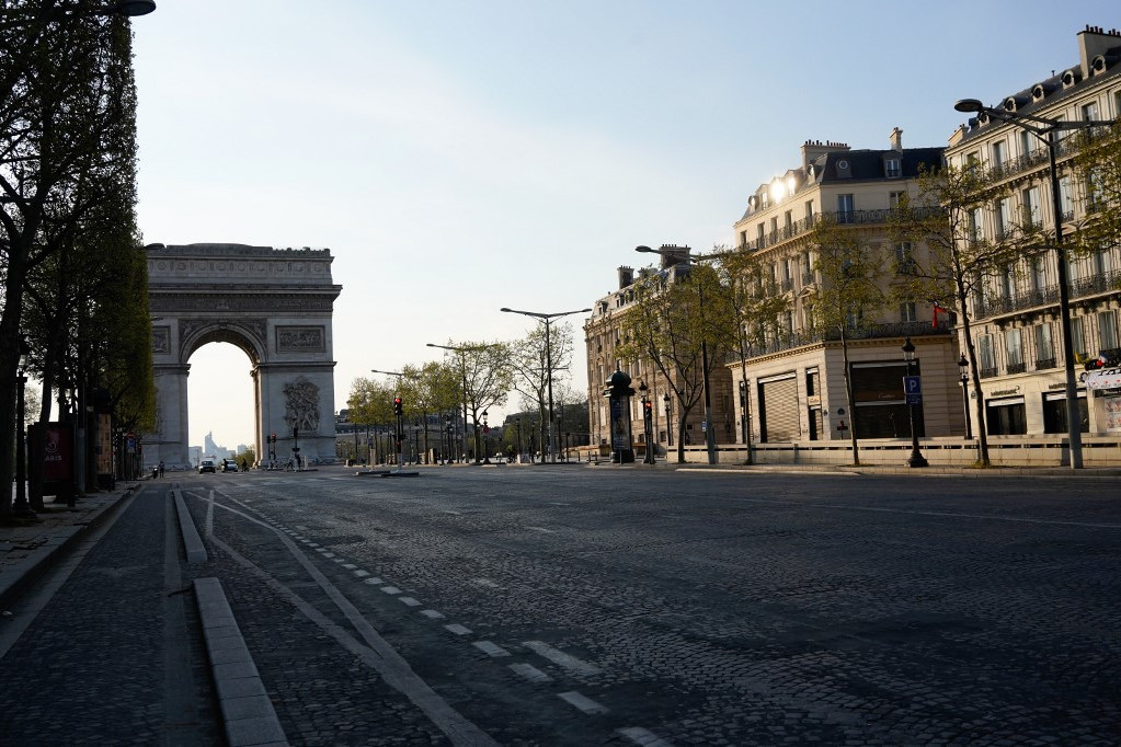 Fotó: AFP/Laure Boyer A teljesen üres Champs-Élysées Párizsban