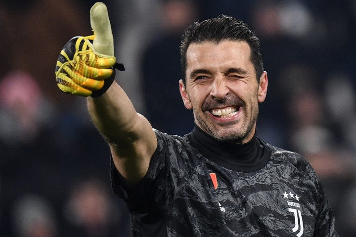 Fotó: AFP/Marco Bertorello Buffonnal és Chiellinivel is hosszabbított a Juventus