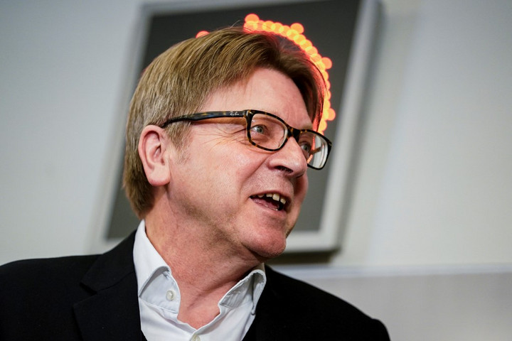 Íme Verhofstadt magyarázata arra, miért „kell” a migráció