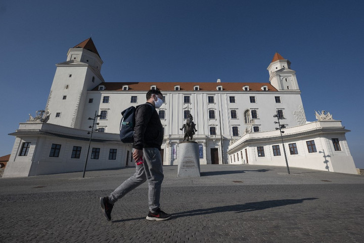 Fotó: AFP/Joe Klamar Kövér László részvétnyilvánítása a szlovák parlament elnökének