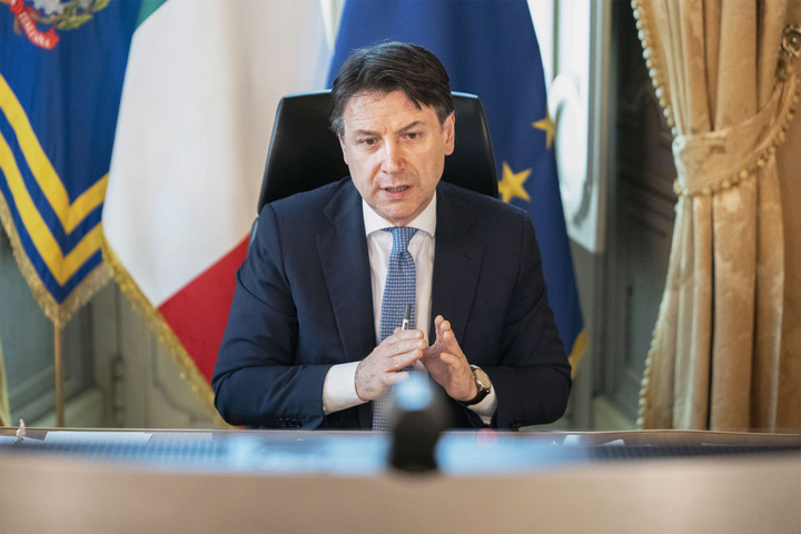 Fotó: AFP/Palazzo Chigi press office Conte: Lehetetlenség mindenkit azonnal ismét visszaereszteni az utcára