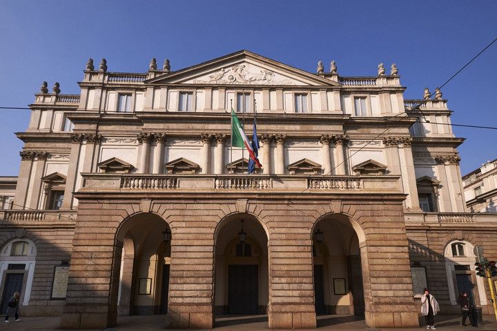 Telt ház előtt nyitott ki a milánói Scala