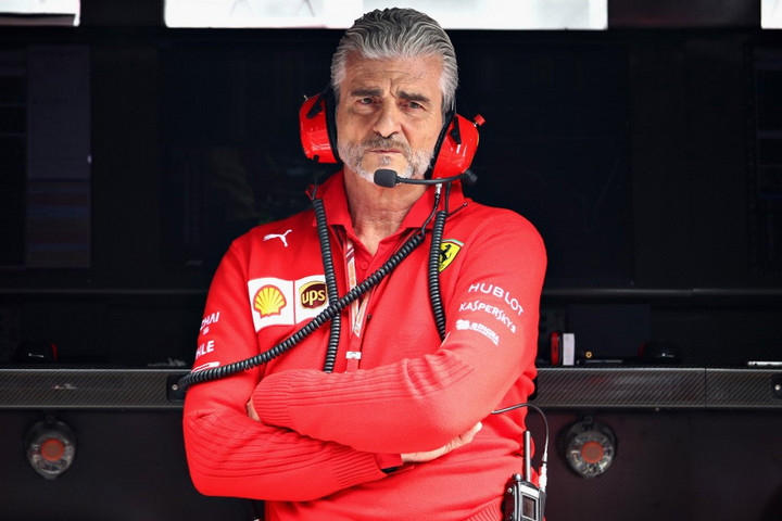 Mentősofőrként segíti a járvány elleni harcot a Ferrari korábbi csapatfőnöke