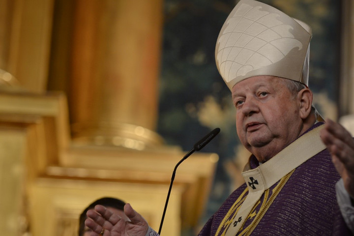 Közös imádságra és gyertyagyújtásra hívja a katolikusokat Szent II. János Pál pápa egykori titkára