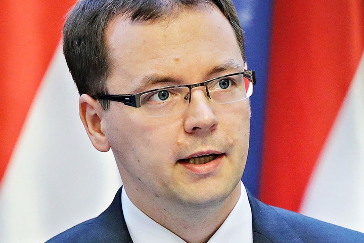 Fotó: MH/Hegedüs Róbert Az adócsökkentések a gazdaság újraindításához is hozzájárulnak
