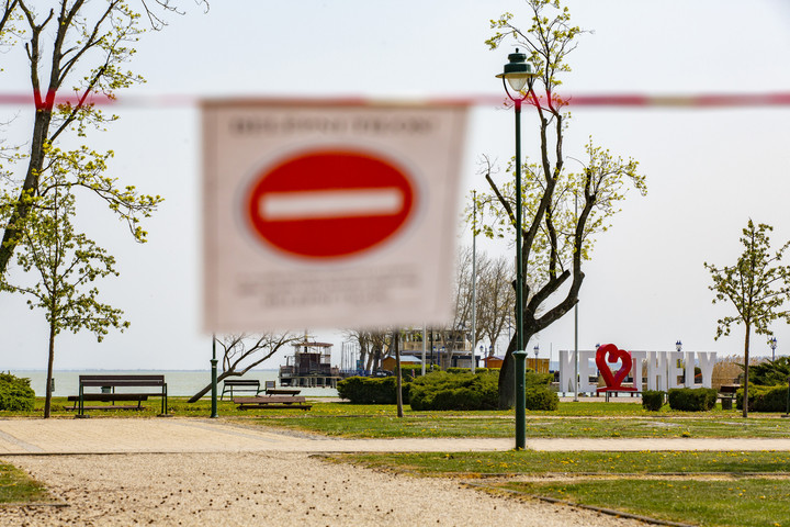 Fotó: MTI/Varga György Korszerűsítik a strandokat, júniusban már nyitnának