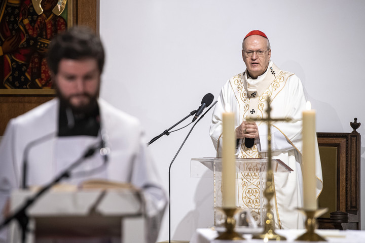 Fotó: MTI/Szigetváry Zsolt Erdő Péter: Az ünnep alkalom, hogy szembenézzünk a hitünkkel