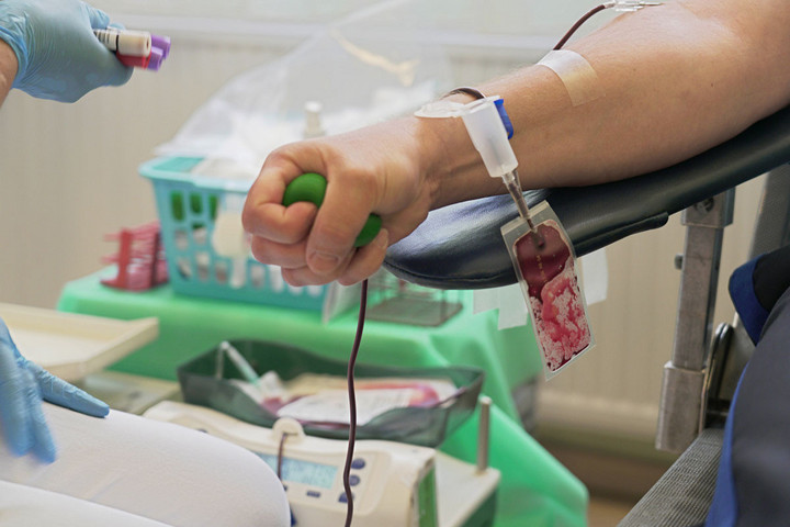 Újabb donoroktól vettek vérplazmát súlyos koronavírus-betegek gyógyításához