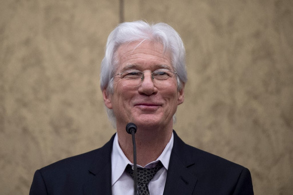 Hetvenévesen újra apa lett Richard Gere