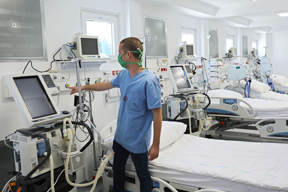 Megérkeztek Beregszászba a magyar kormány által adományozott lélegeztetőgépek