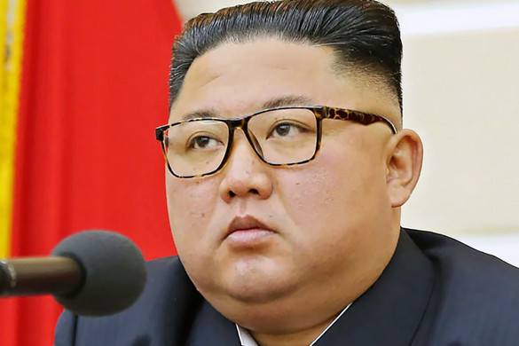Kim Dzsong Un a fegyvergyártás fellendítésére szólított fel