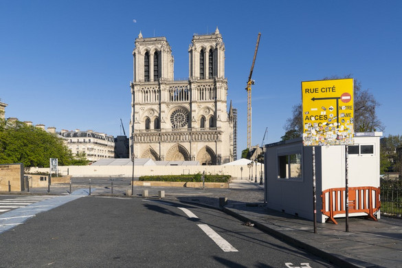 Élőben közvetítik a töviskoszorú imádását nagypénteken a Notre Dame-ból